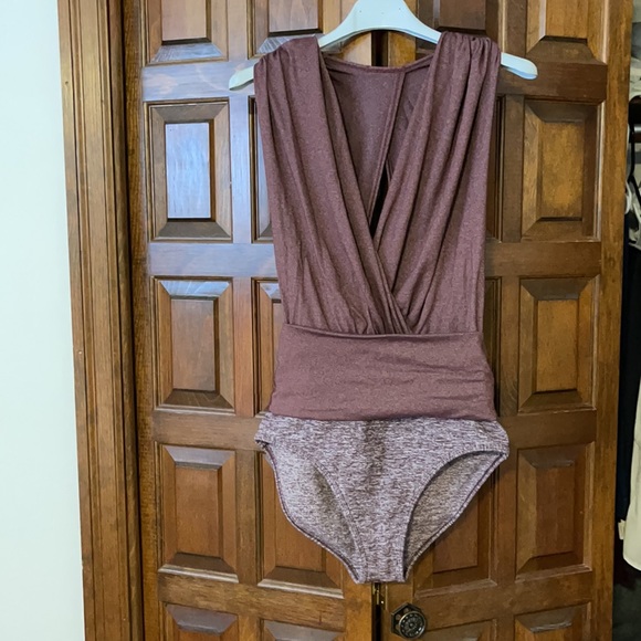 Lululemon Heathered Maroon Leotard. Size 6 - Picture 2 of 8